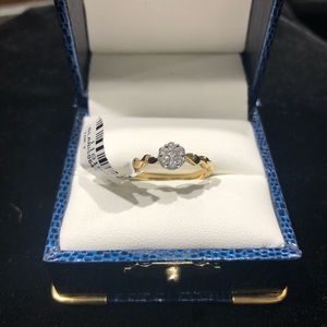 10K Yellow Gold Ring 1/4 CTW Diamonds. Size 7.25